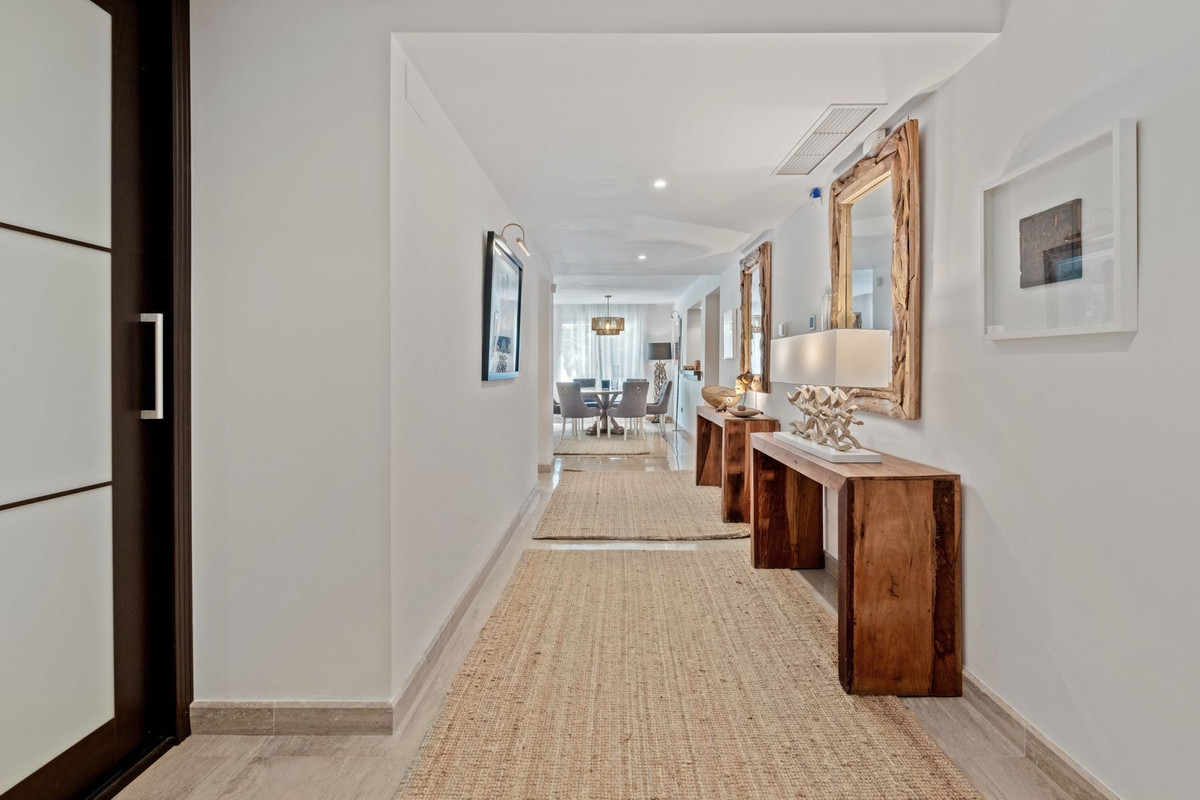 1 Bed Apartment for sale in Marbella Costa Del Sol, Málaga, Spain