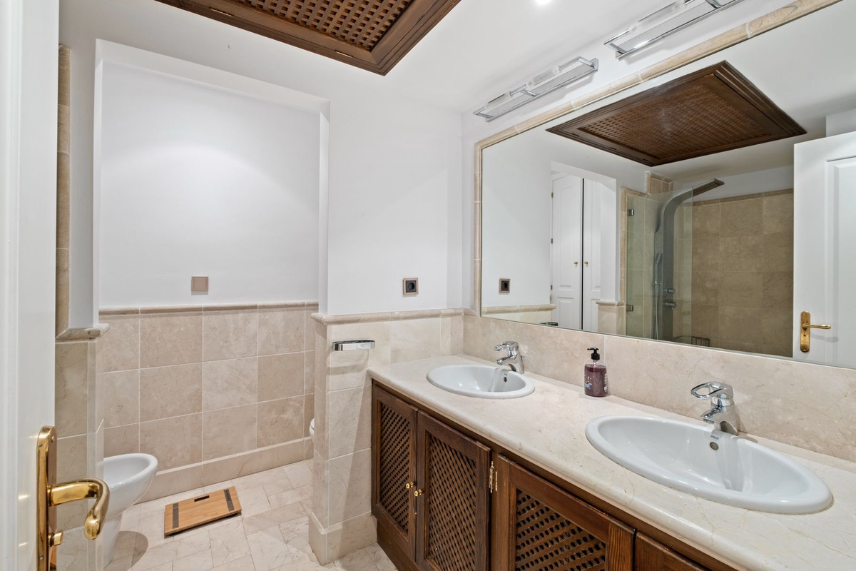 1 Bed Apartment for sale in Marbella Costa Del Sol, Málaga, Spain