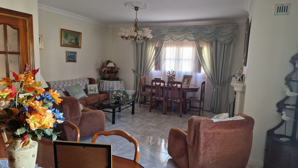 Se vende Villa - Chalet de 5 dormitorios en Costa Del Sol, Málaga, España