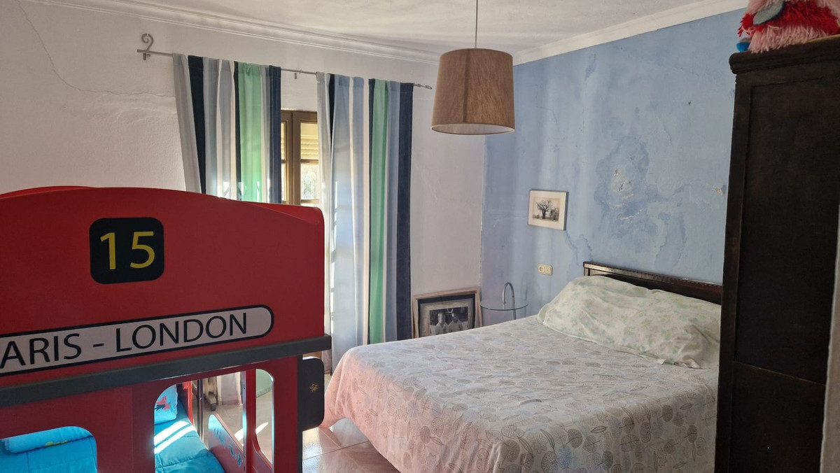 Se vende Villa - Chalet de 5 dormitorios en Costa Del Sol, Málaga, España