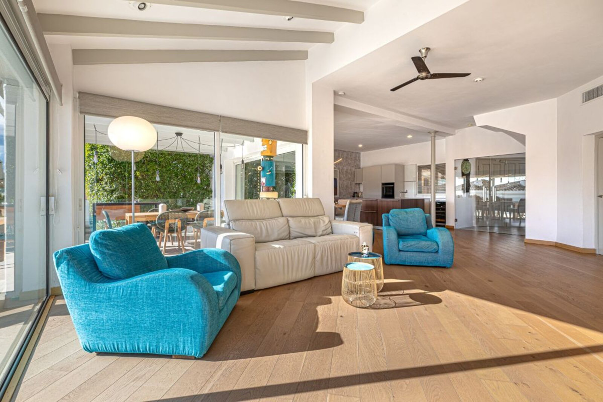 Se vende Villa - Chalet de 5 dormitorios en Costa Del Sol, Málaga, España
