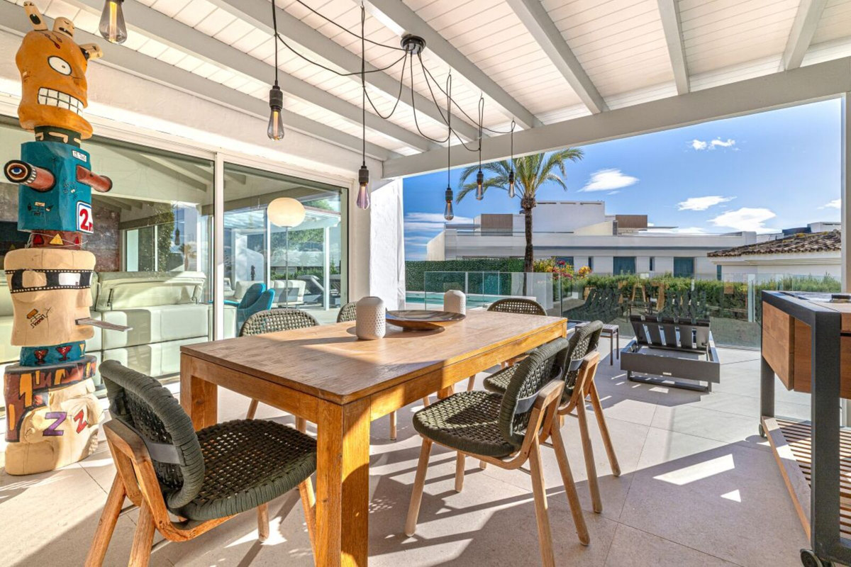 Se vende Villa - Chalet de 5 dormitorios en Costa Del Sol, Málaga, España