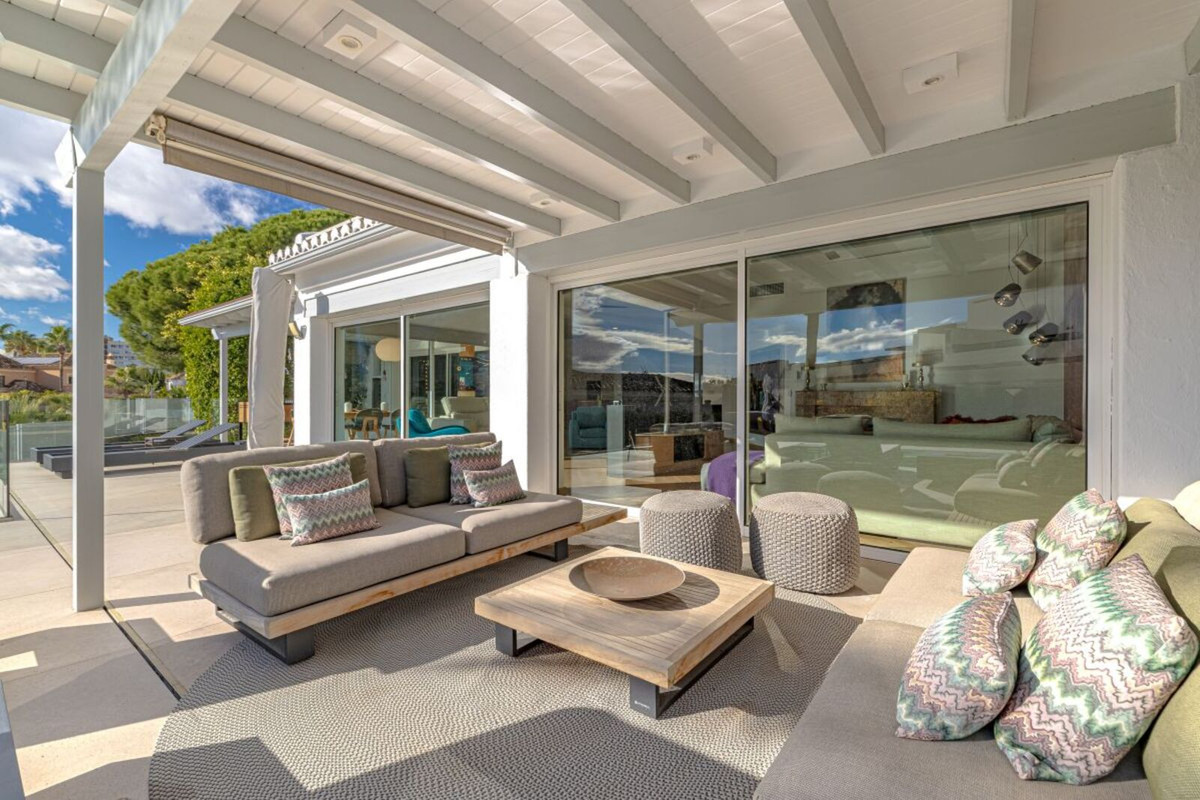 Se vende Villa - Chalet de 5 dormitorios en Costa Del Sol, Málaga, España