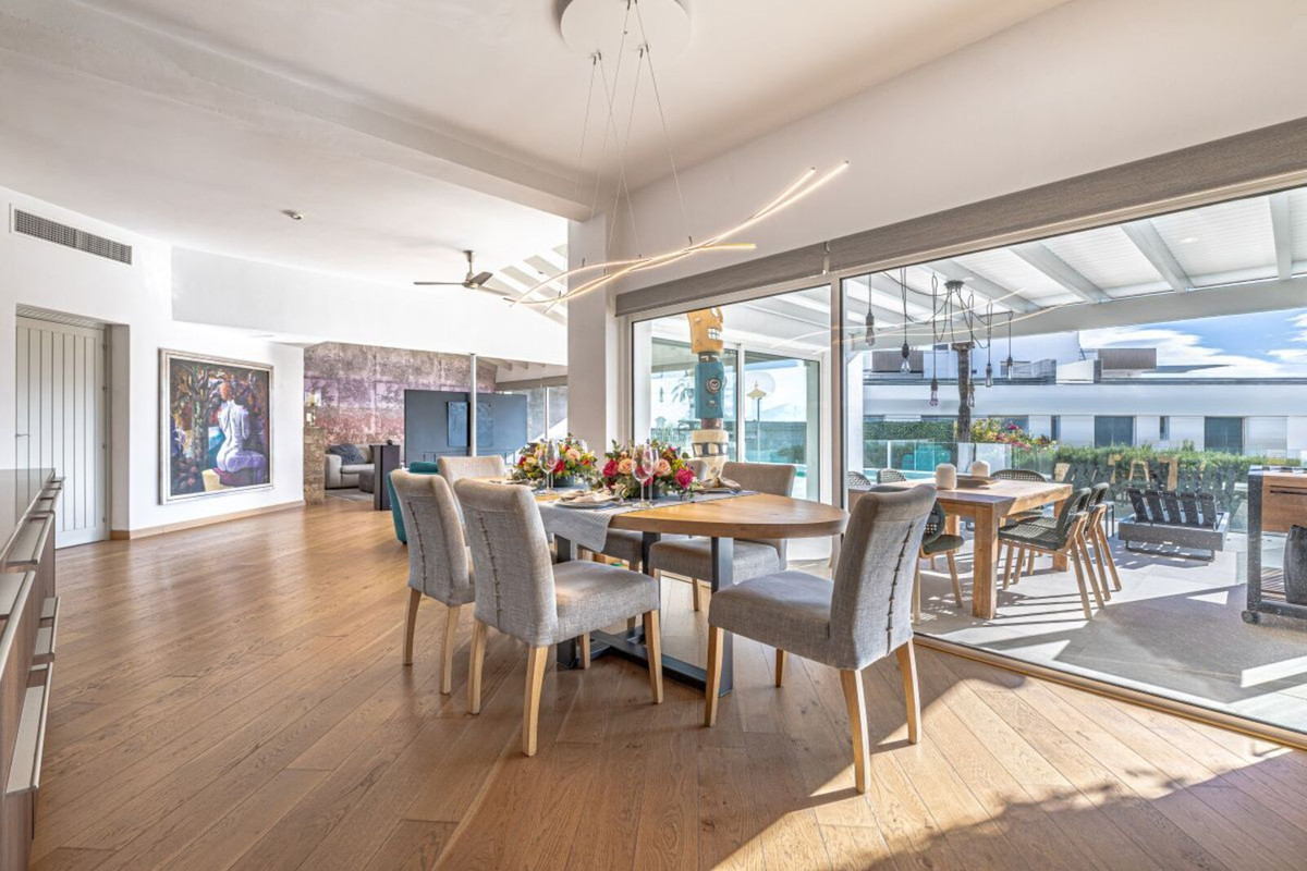 Se vende Villa - Chalet de 5 dormitorios en Costa Del Sol, Málaga, España