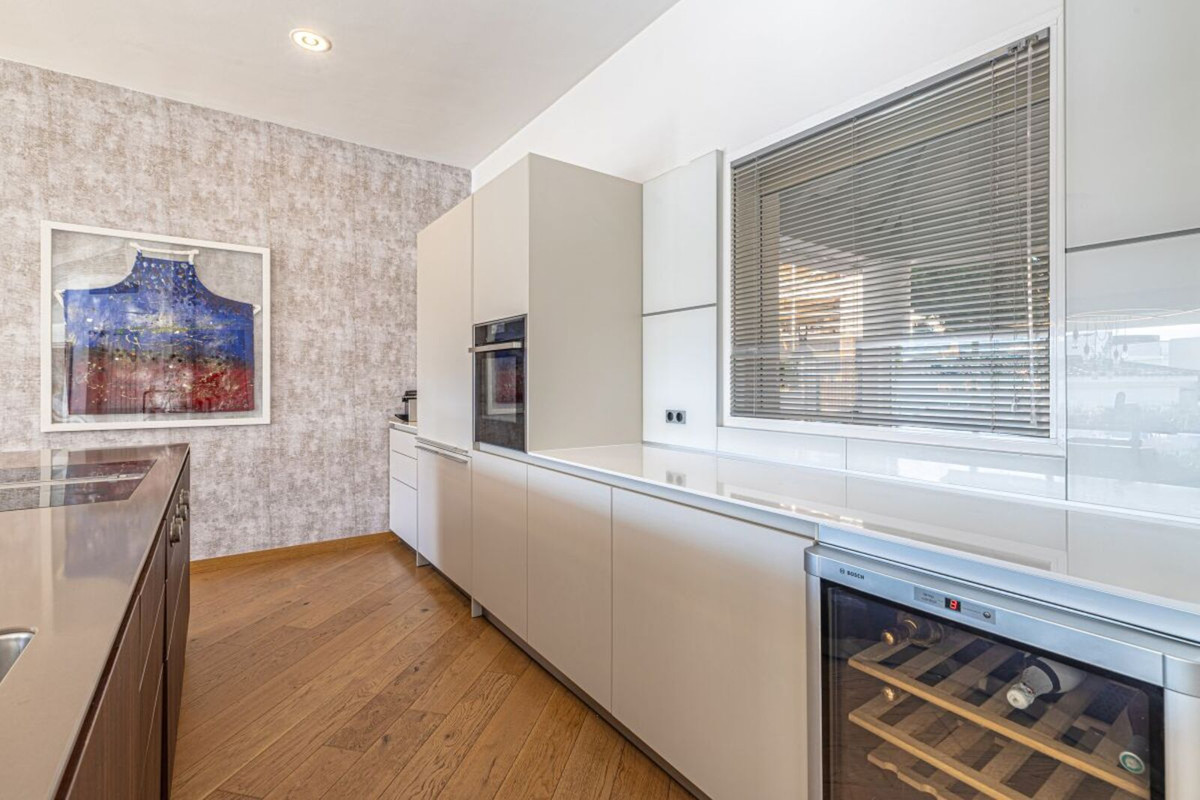 Se vende Villa - Chalet de 5 dormitorios en Costa Del Sol, Málaga, España