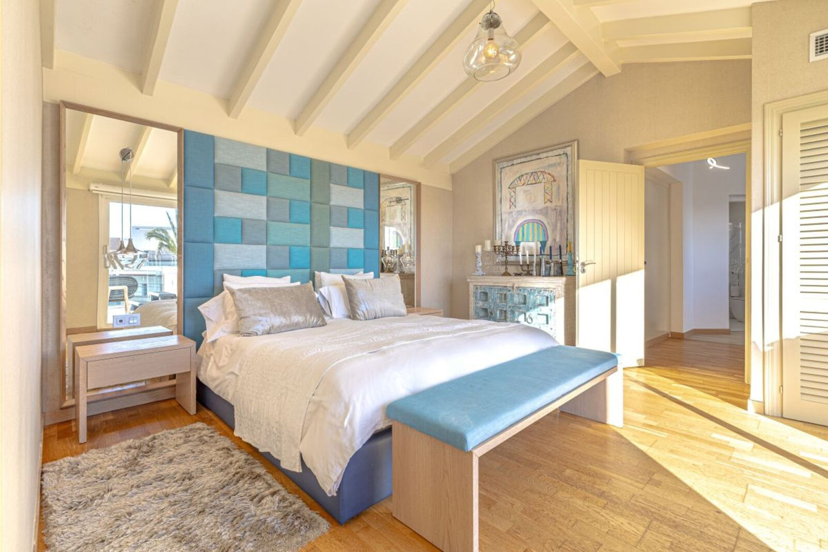 Se vende Villa - Chalet de 5 dormitorios en Costa Del Sol, Málaga, España