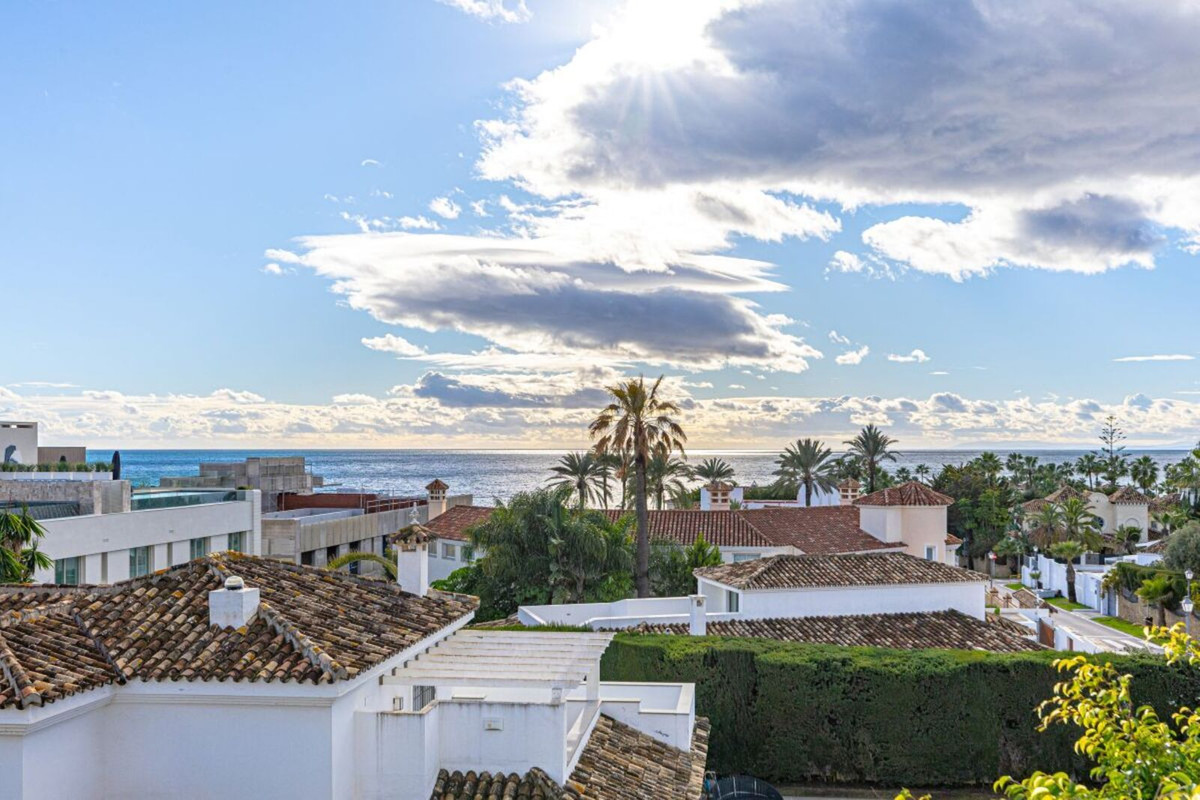Se vende Villa - Chalet de 5 dormitorios en Costa Del Sol, Málaga, España