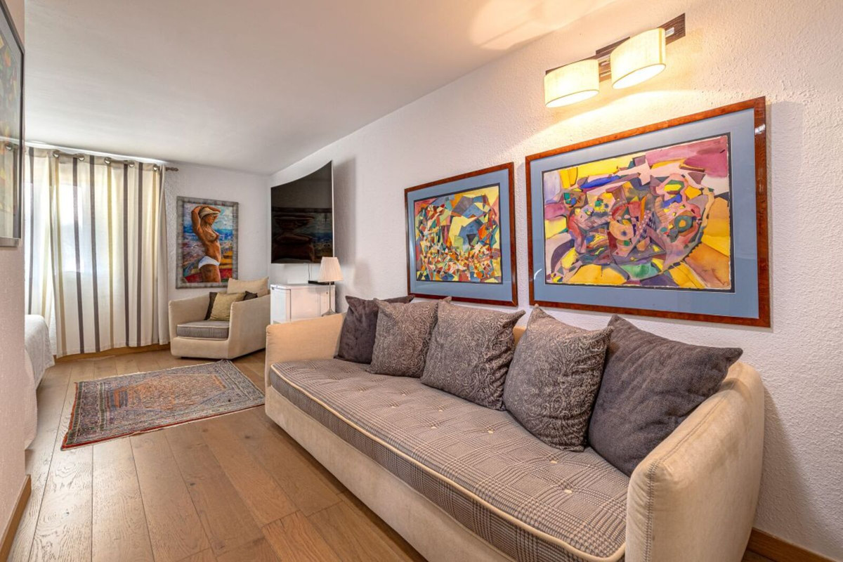 Se vende Villa - Chalet de 5 dormitorios en Costa Del Sol, Málaga, España