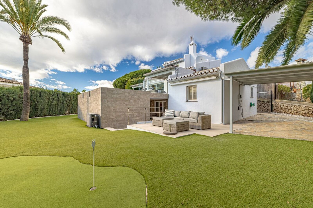 Se vende Villa - Chalet de 5 dormitorios en Costa Del Sol, Málaga, España