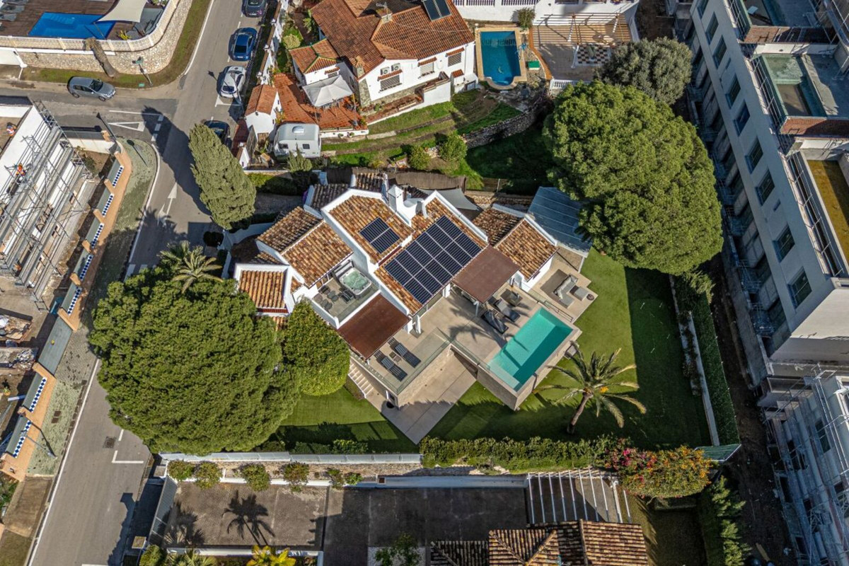 Se vende Villa - Chalet de 5 dormitorios en Costa Del Sol, Málaga, España