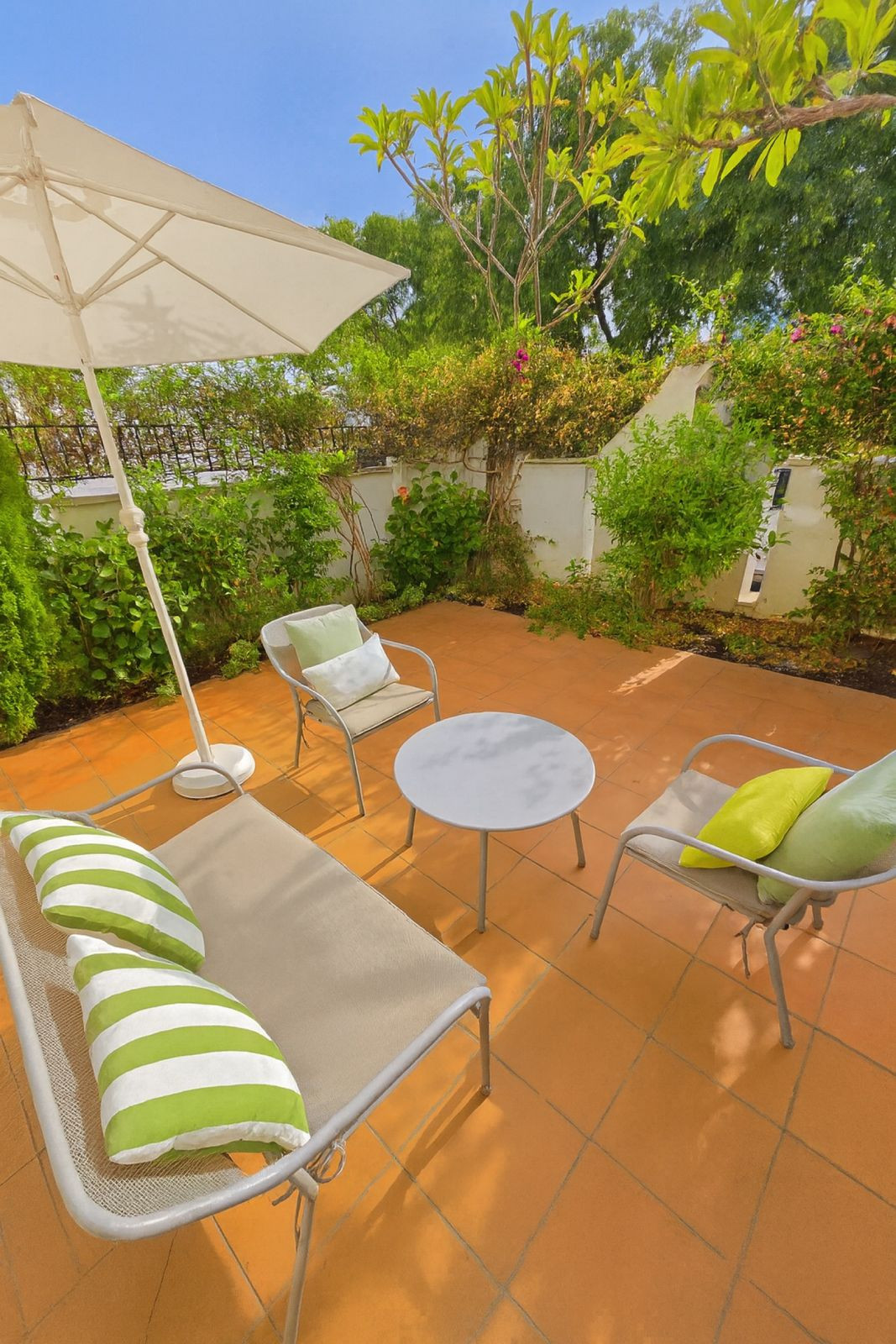 2 Bed Apartment for sale in Nueva Andalucía Costa Del Sol, Málaga, Spain