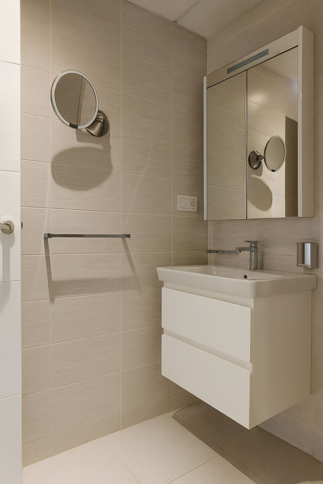 2 Bed Apartment for sale in Nueva Andalucía Costa Del Sol, Málaga, Spain