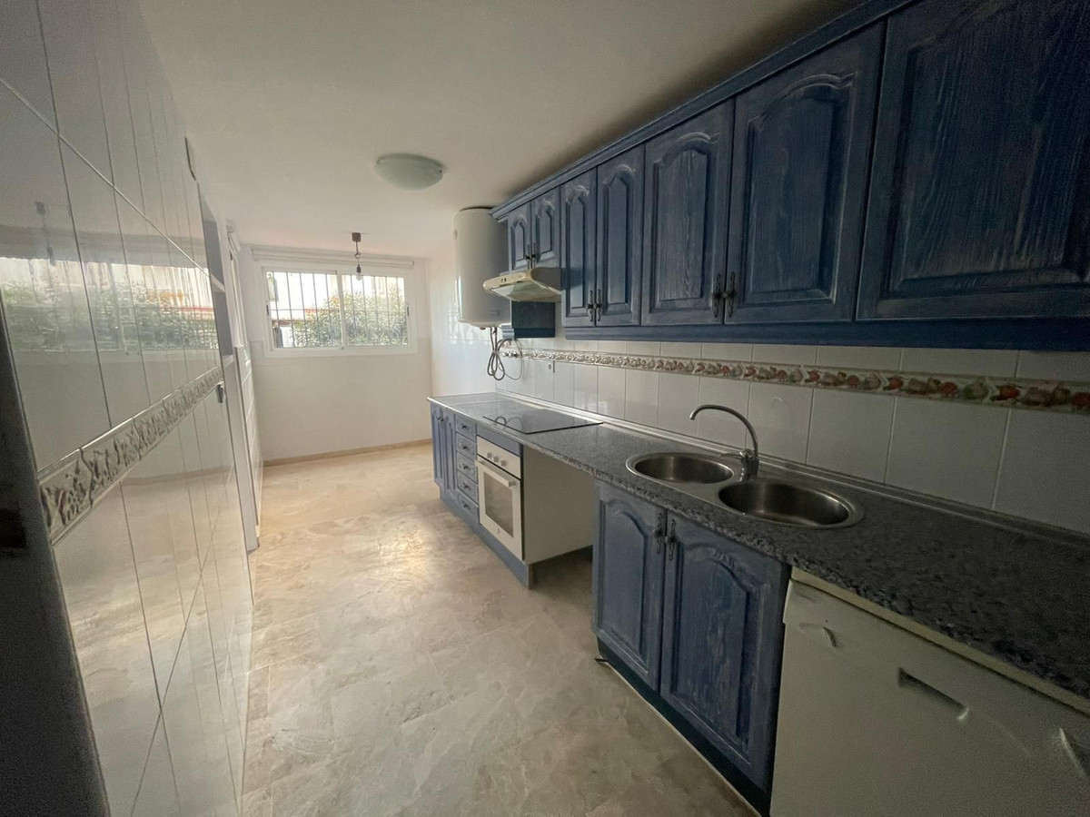 4 Bed Townhouse for sale in Casares Costa Del Sol, Málaga, Spain