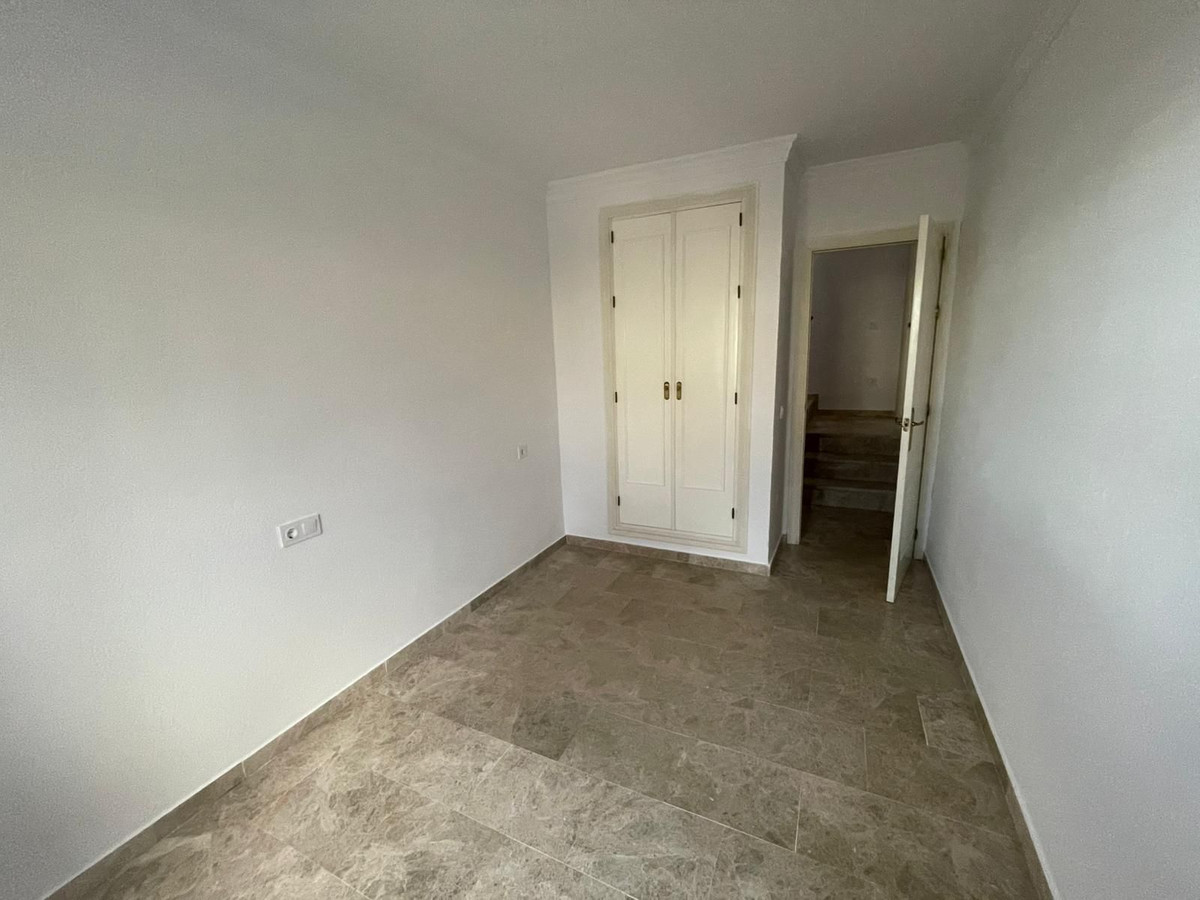 4 Bed Townhouse for sale in Casares Costa Del Sol, Málaga, Spain