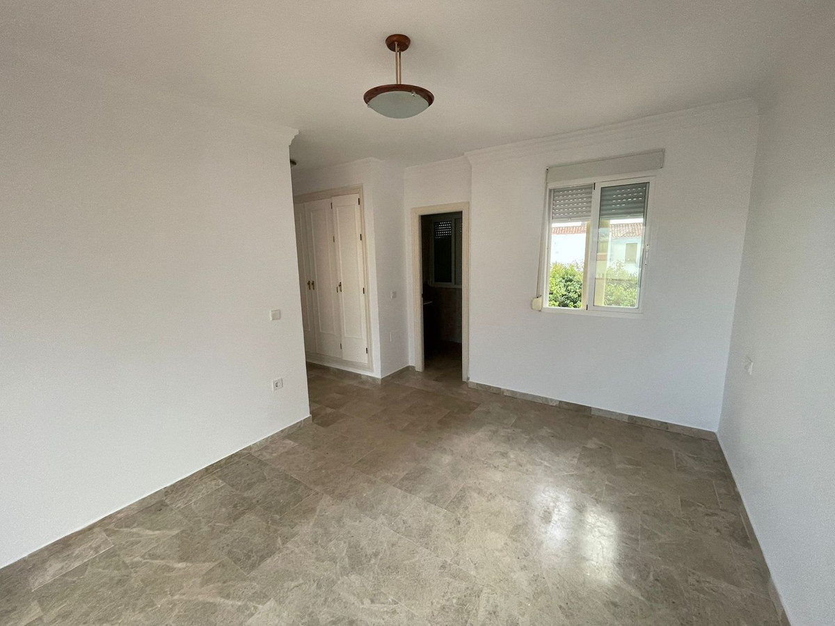 4 Bed Townhouse for sale in Casares Costa Del Sol, Málaga, Spain