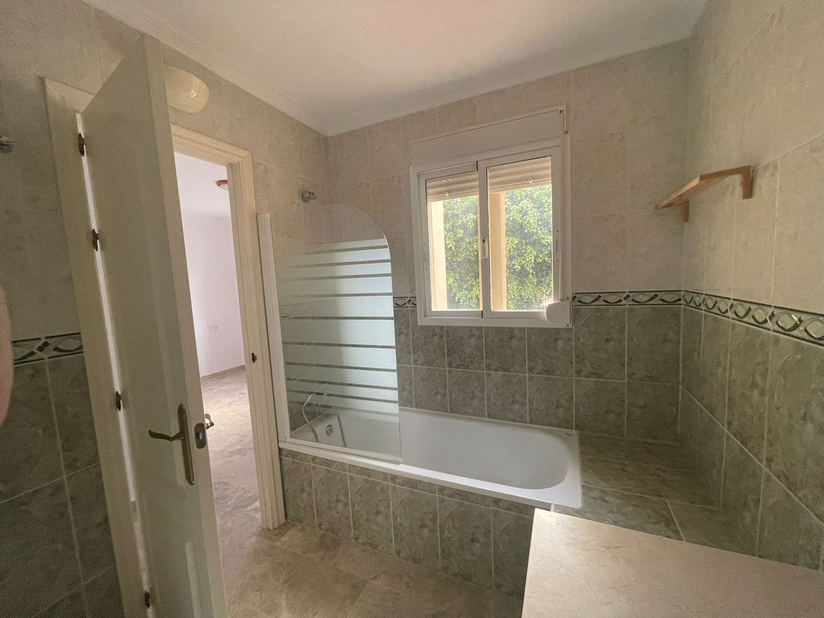 4 Bed Townhouse for sale in Casares Costa Del Sol, Málaga, Spain