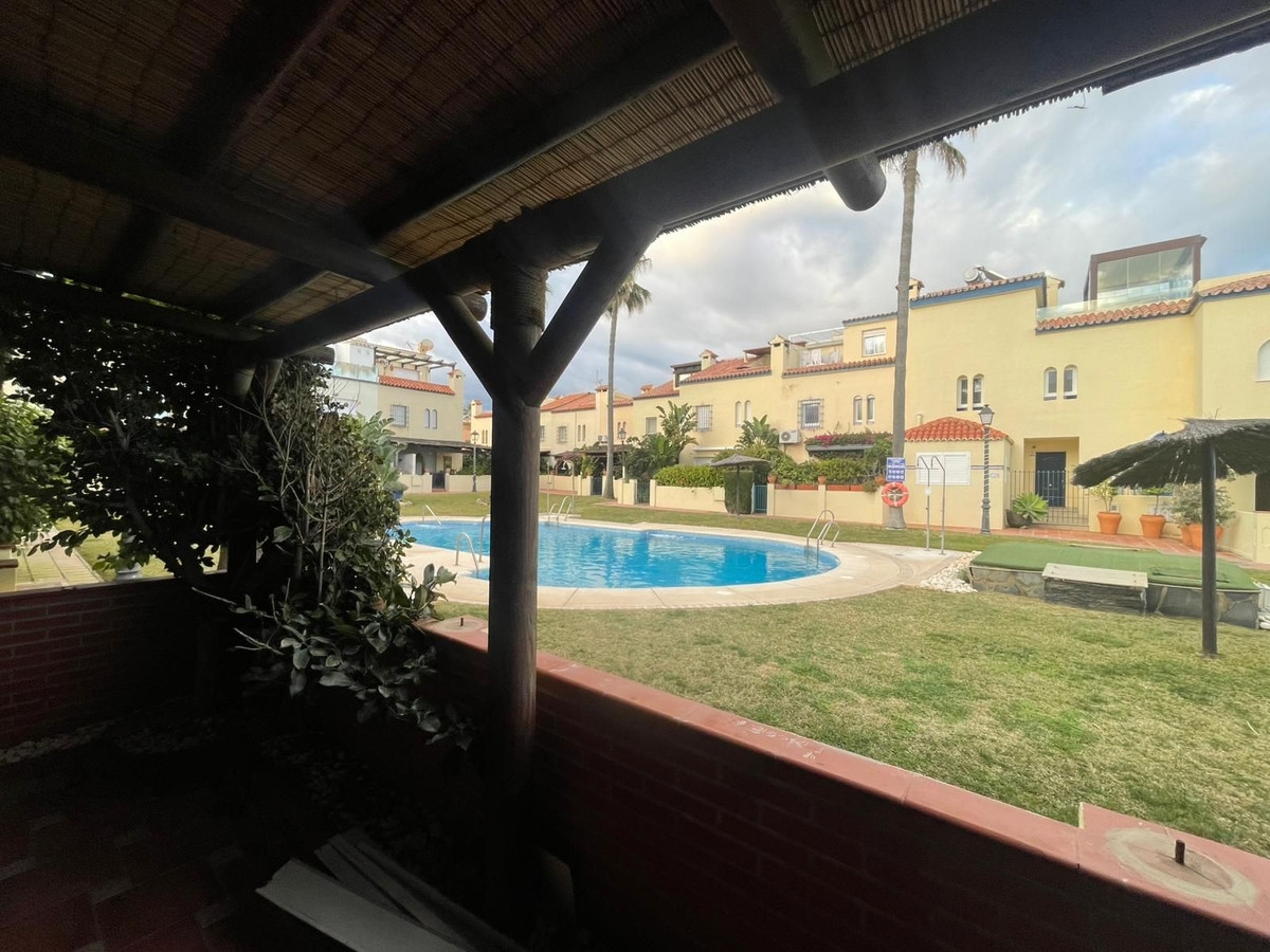 4 Bed Townhouse for sale in Casares Costa Del Sol, Málaga, Spain