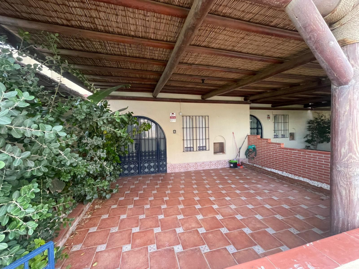 4 Bed Townhouse for sale in Casares Costa Del Sol, Málaga, Spain