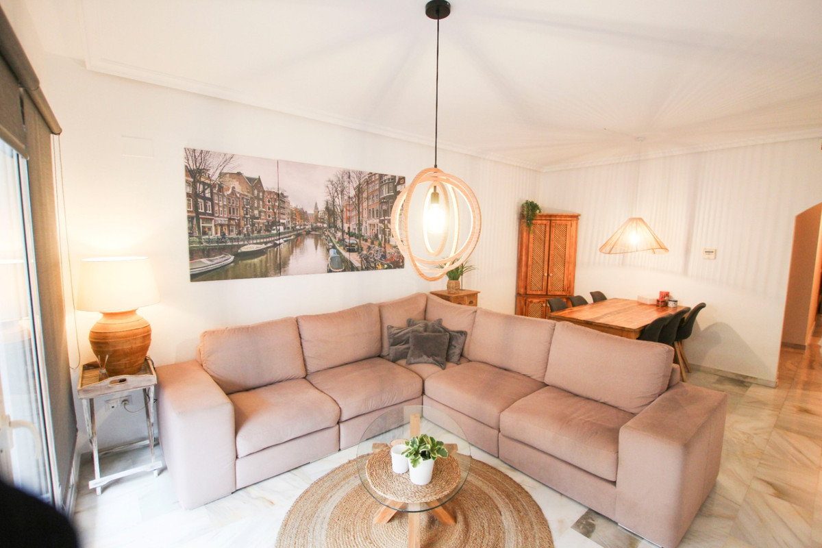 Se vende Apartamento Planta Media de 2 dormitorios en Costa Blanca, Alicante, España
