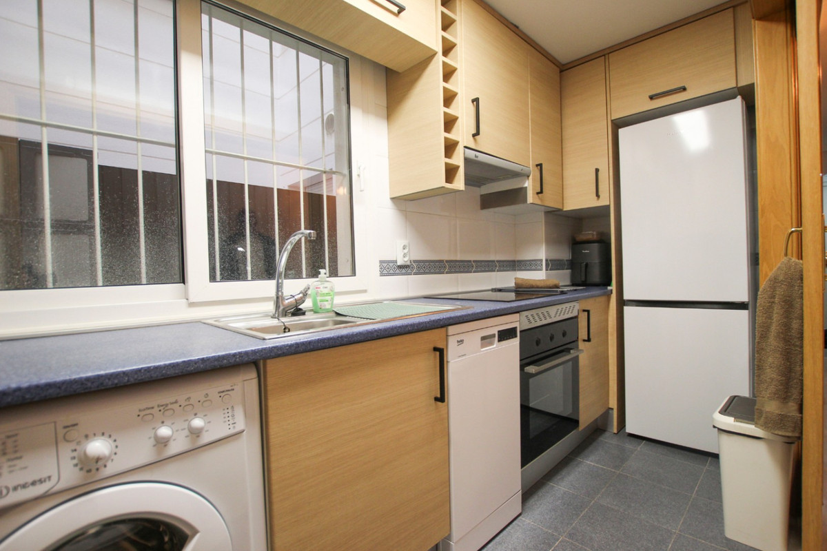 Se vende Apartamento Planta Media de 2 dormitorios en Costa Blanca, Alicante, España