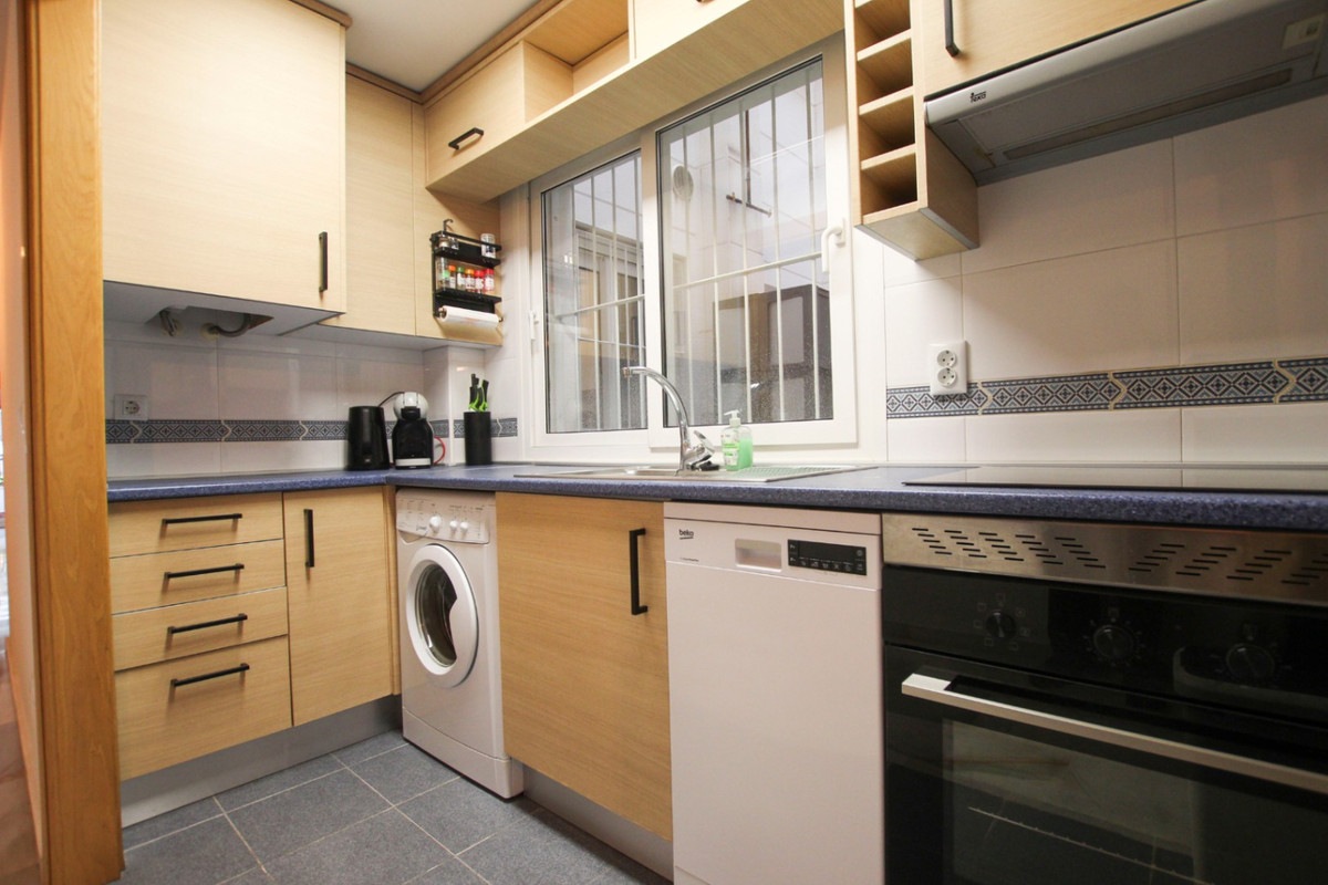 Se vende Apartamento Planta Media de 2 dormitorios en Costa Blanca, Alicante, España
