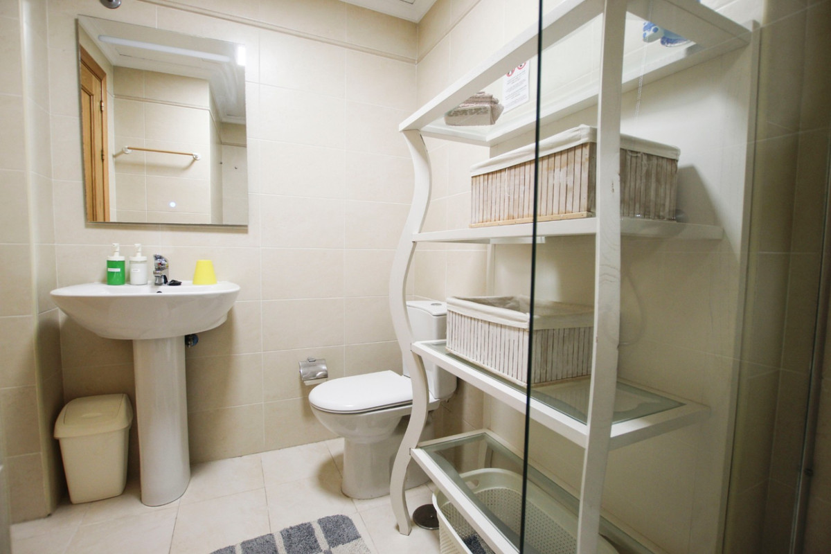 Se vende Apartamento Planta Media de 2 dormitorios en Costa Blanca, Alicante, España