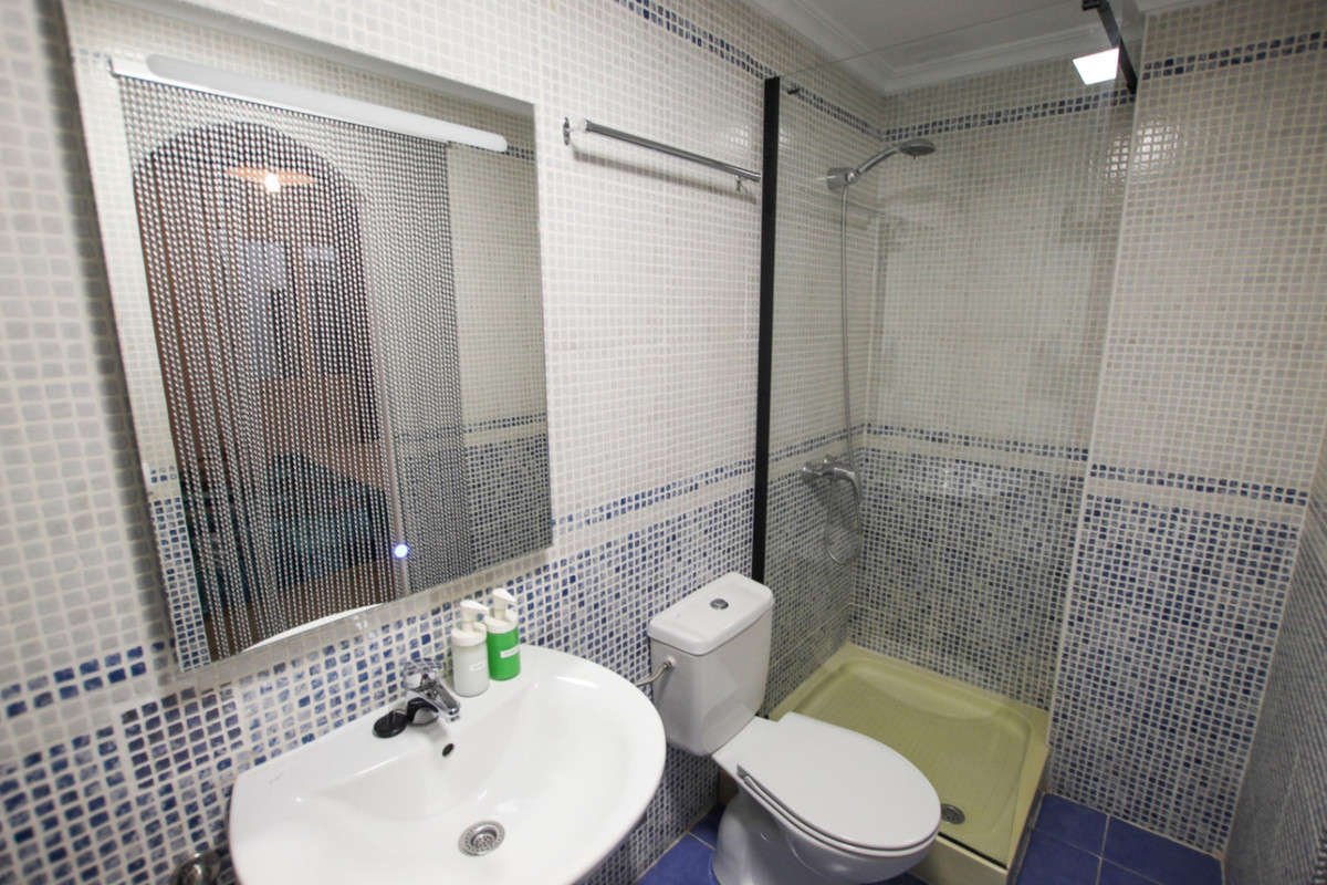 Se vende Apartamento Planta Media de 2 dormitorios en Costa Blanca, Alicante, España