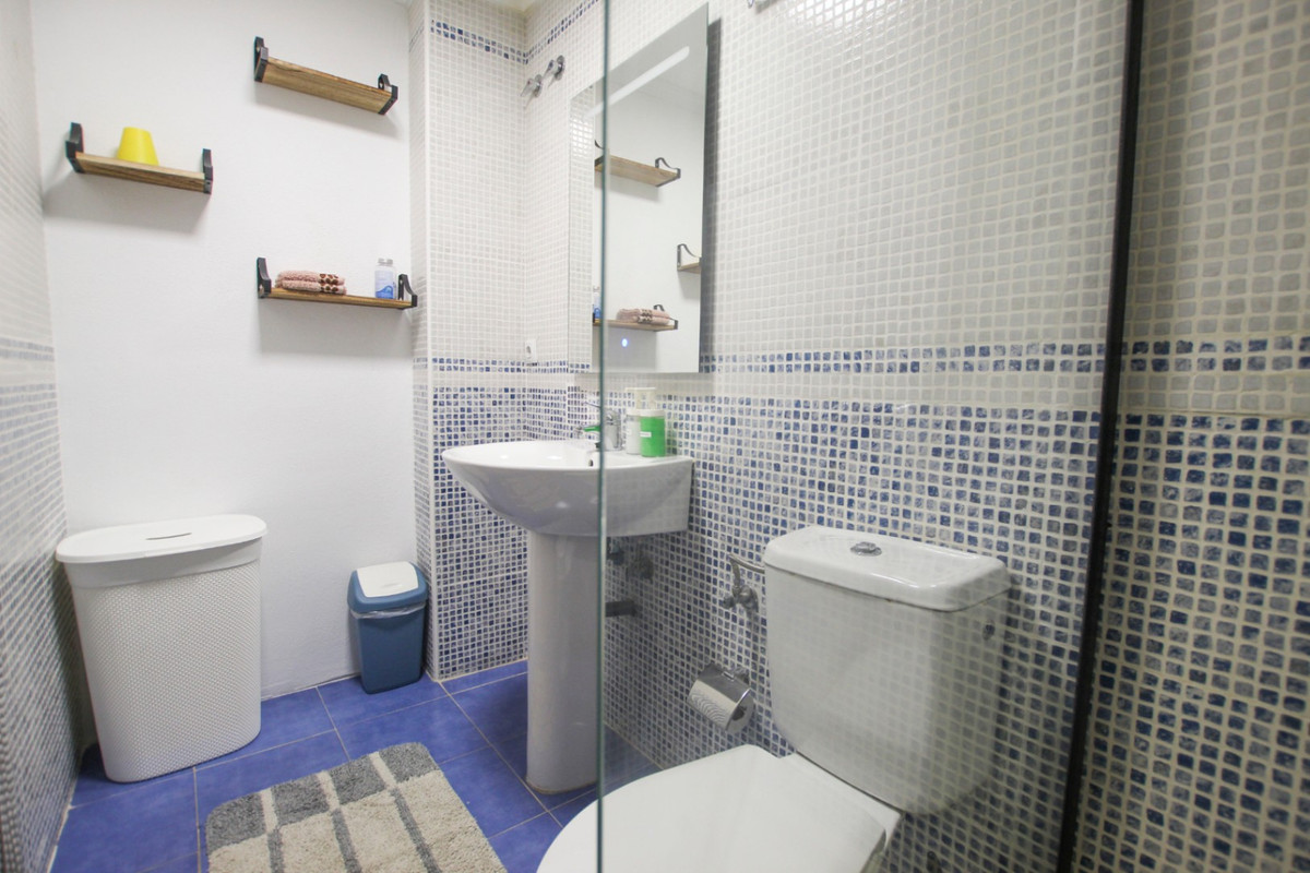Se vende Apartamento Planta Media de 2 dormitorios en Costa Blanca, Alicante, España