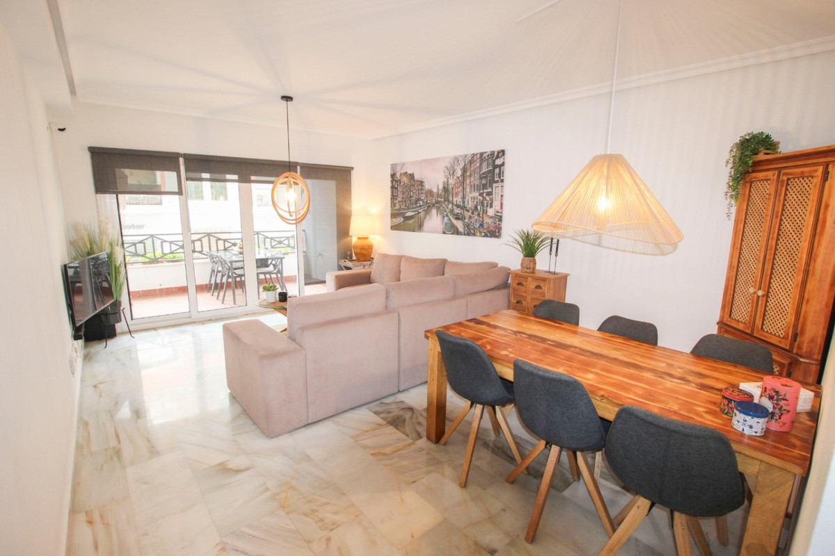 Se vende Apartamento Planta Media de 2 dormitorios en Costa Blanca, Alicante, España