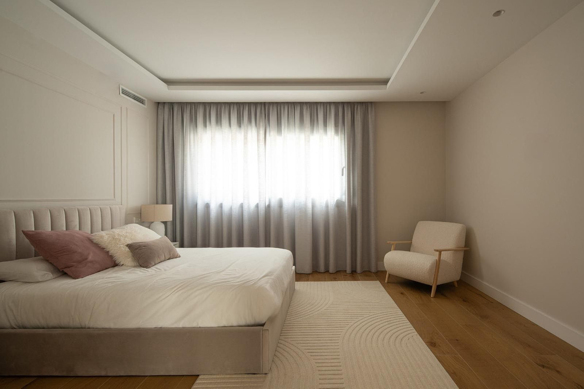5 Bed Townhouse for sale in Benalmadena Costa Costa Del Sol, Málaga, Spain