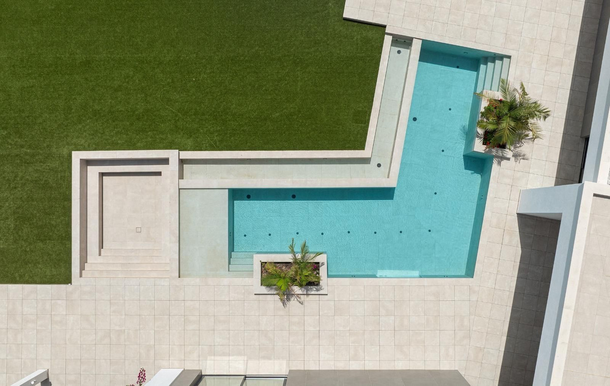 5 Bed Townhouse for sale in Benalmadena Costa Costa Del Sol, Málaga, Spain
