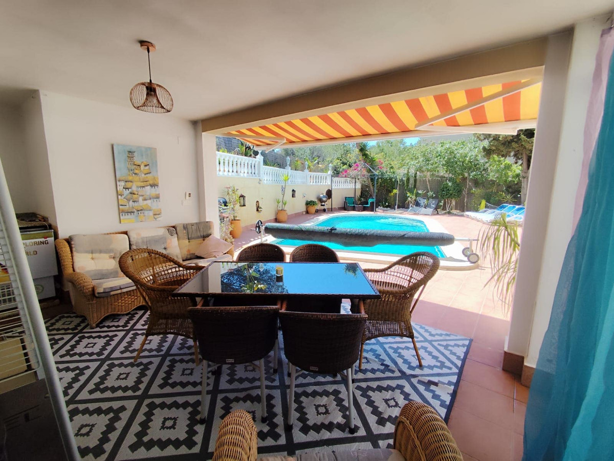 5 Bed Townhouse for sale in San Miguel De Salinas Costa Blanca, Alicante, Spain