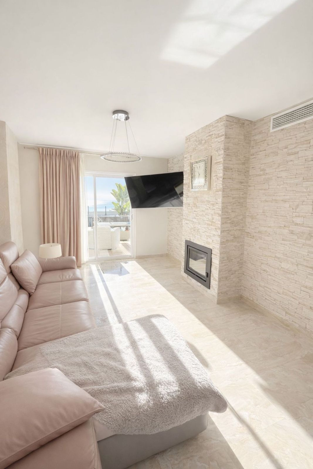 3 Bed Apartment for sale in Calahonda Costa Del Sol, Málaga, Spain