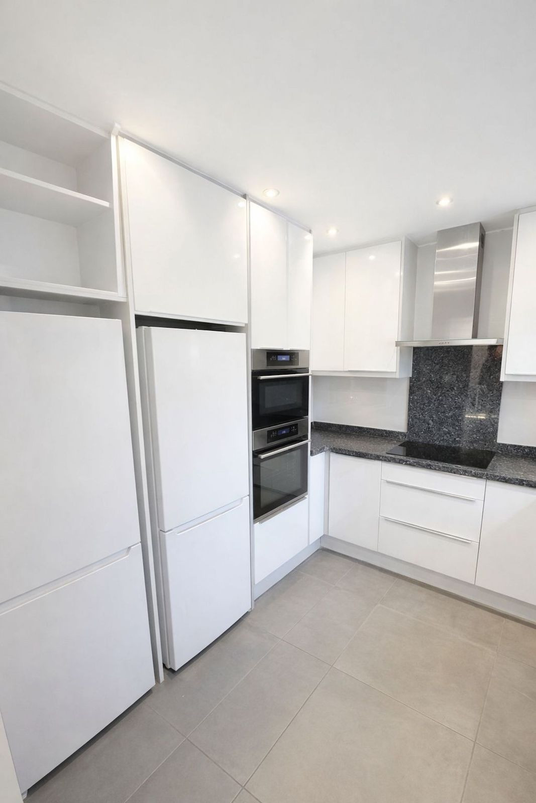 3 Bed Apartment for sale in Calahonda Costa Del Sol, Málaga, Spain