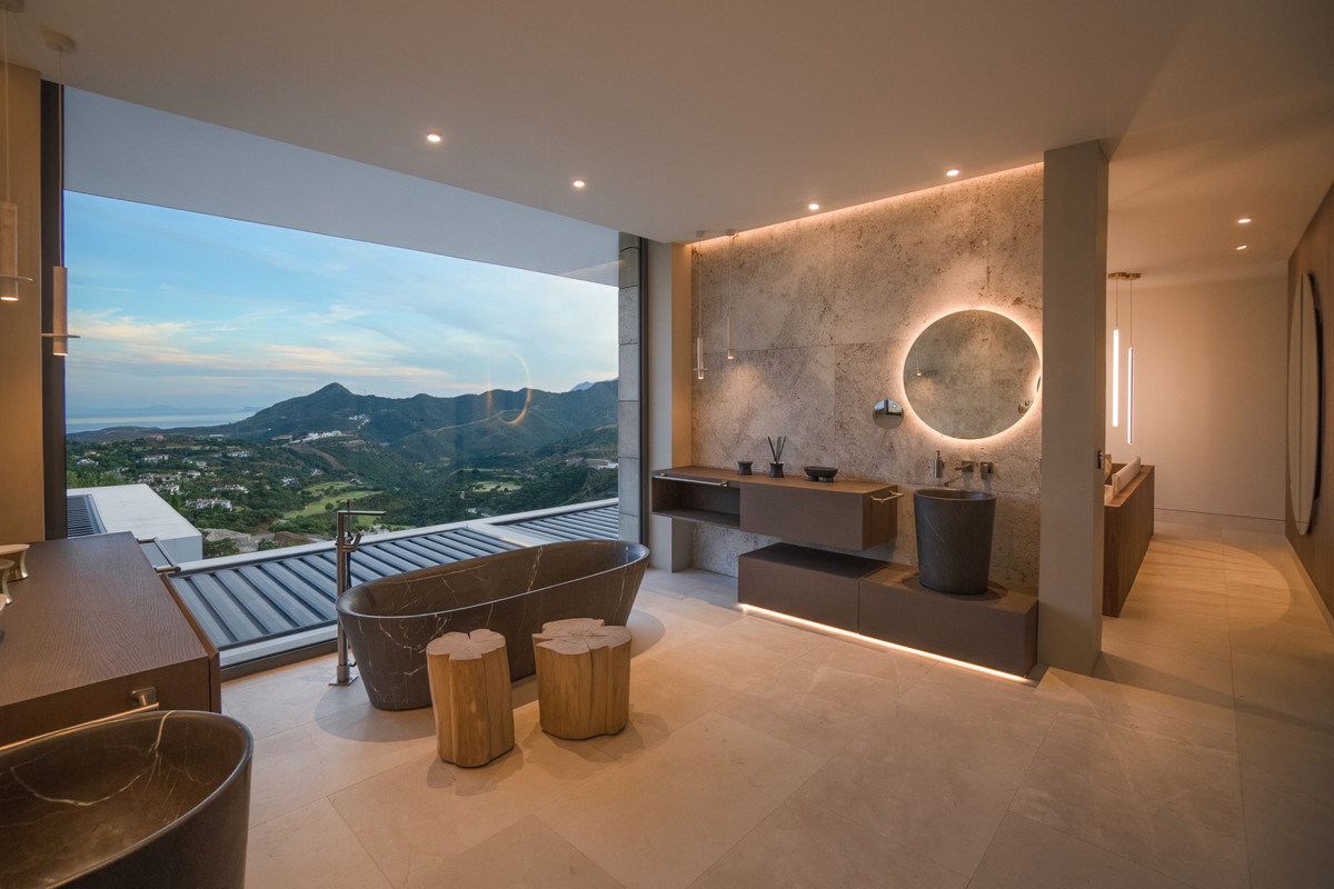 Se vende Villa - Chalet de 5 dormitorios en Costa Del Sol, Málaga, España