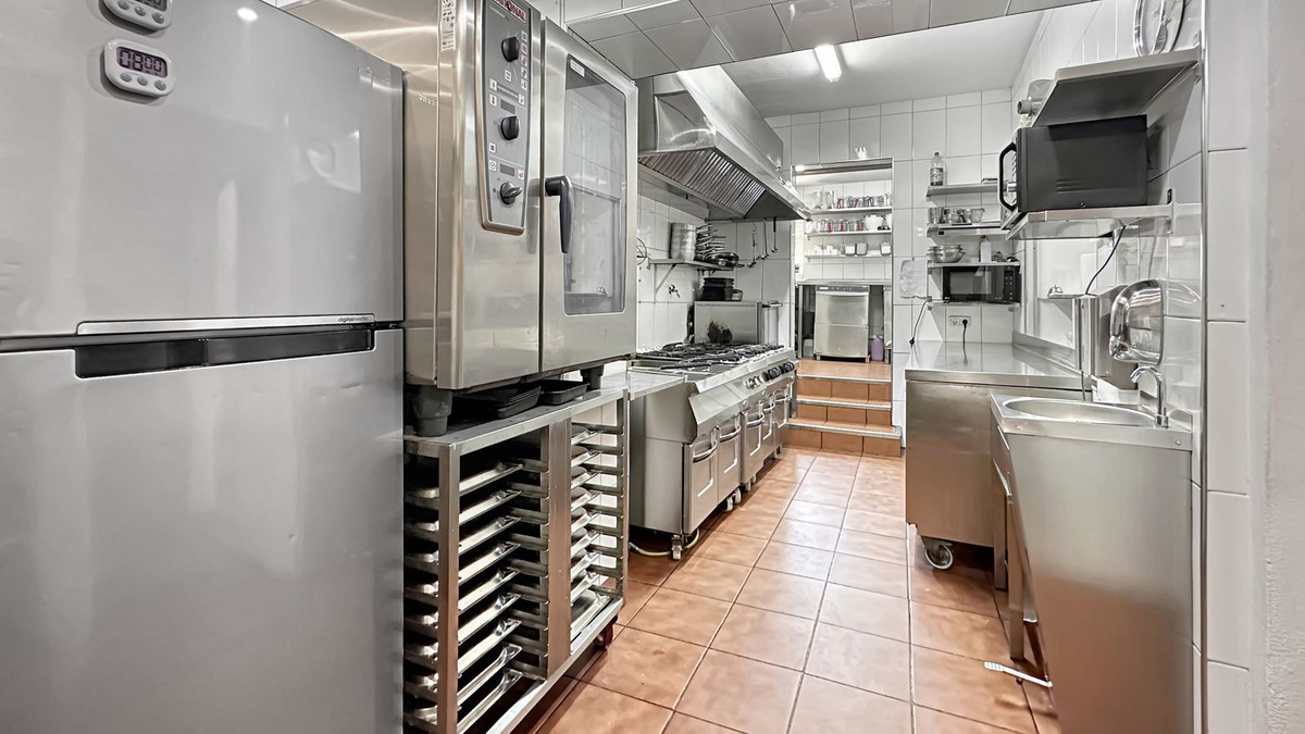 Se vende Restaurante de 4 dormitorios en Costa Del Sol, Málaga, España