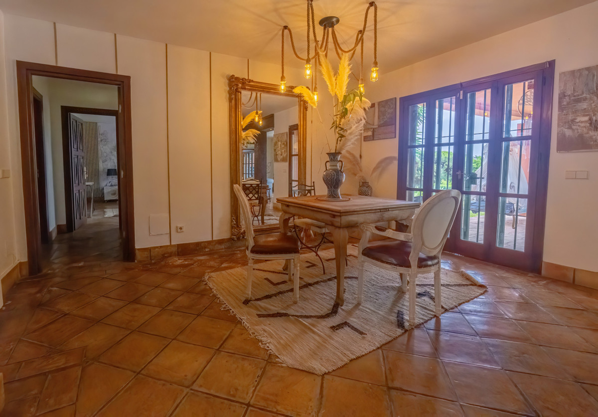 5 Bed Townhouse for sale in Nueva Andalucía Costa Del Sol, Málaga, Spain