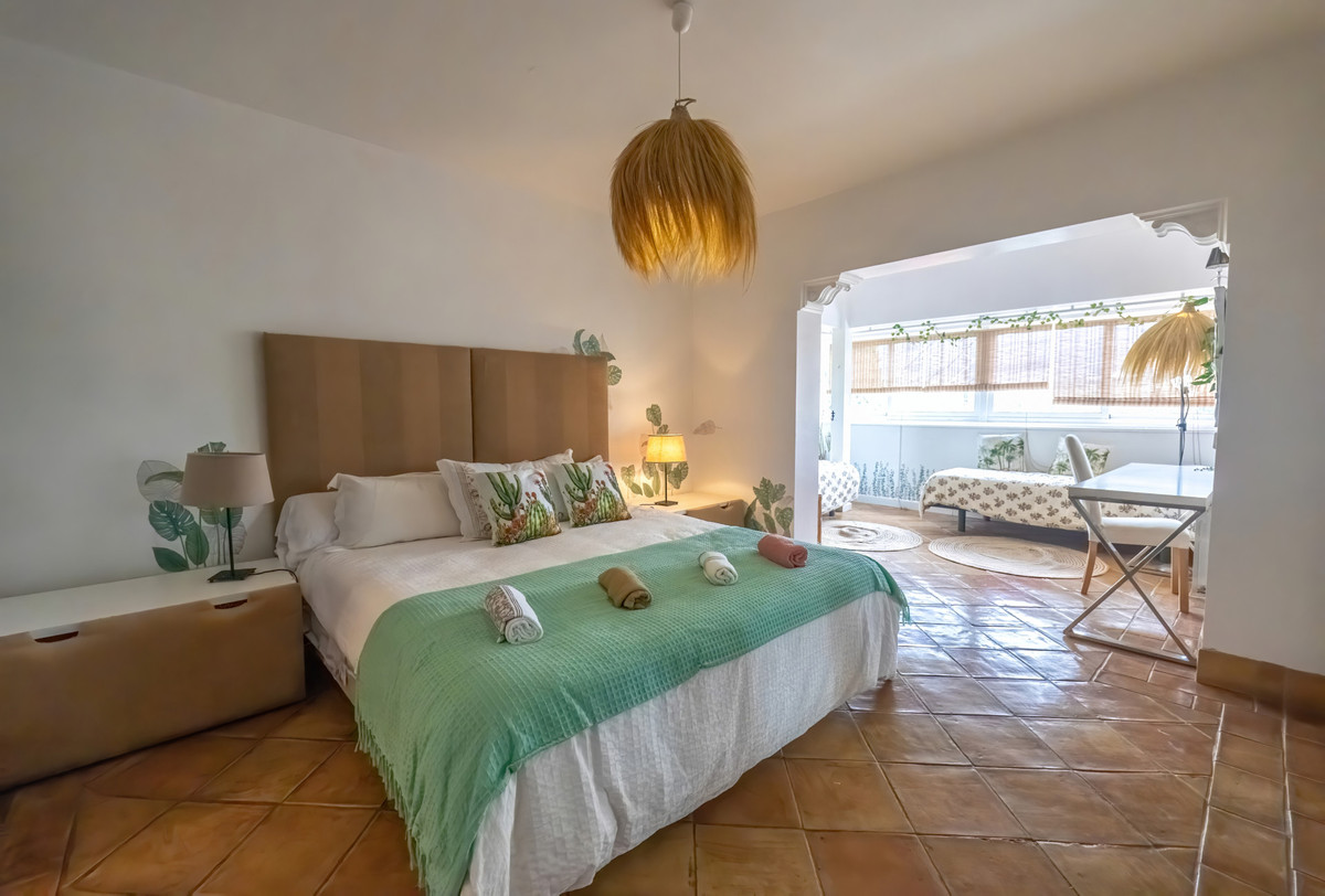 5 Bed Townhouse for sale in Nueva Andalucía Costa Del Sol, Málaga, Spain