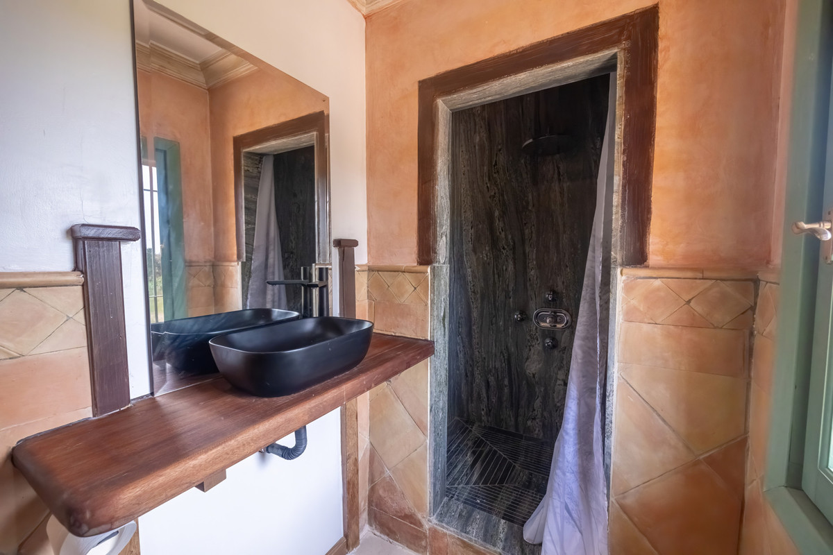 5 Bed Townhouse for sale in Nueva Andalucía Costa Del Sol, Málaga, Spain