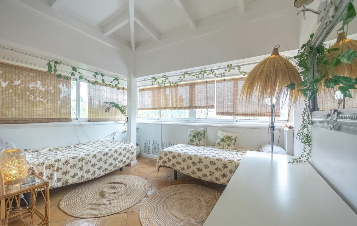 5 Bed Townhouse for sale in Nueva Andalucía Costa Del Sol, Málaga, Spain