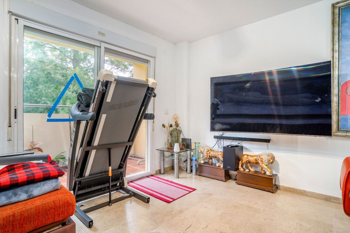 3 Bed Apartment for sale in Fuengirola Costa Del Sol, Málaga, Spain