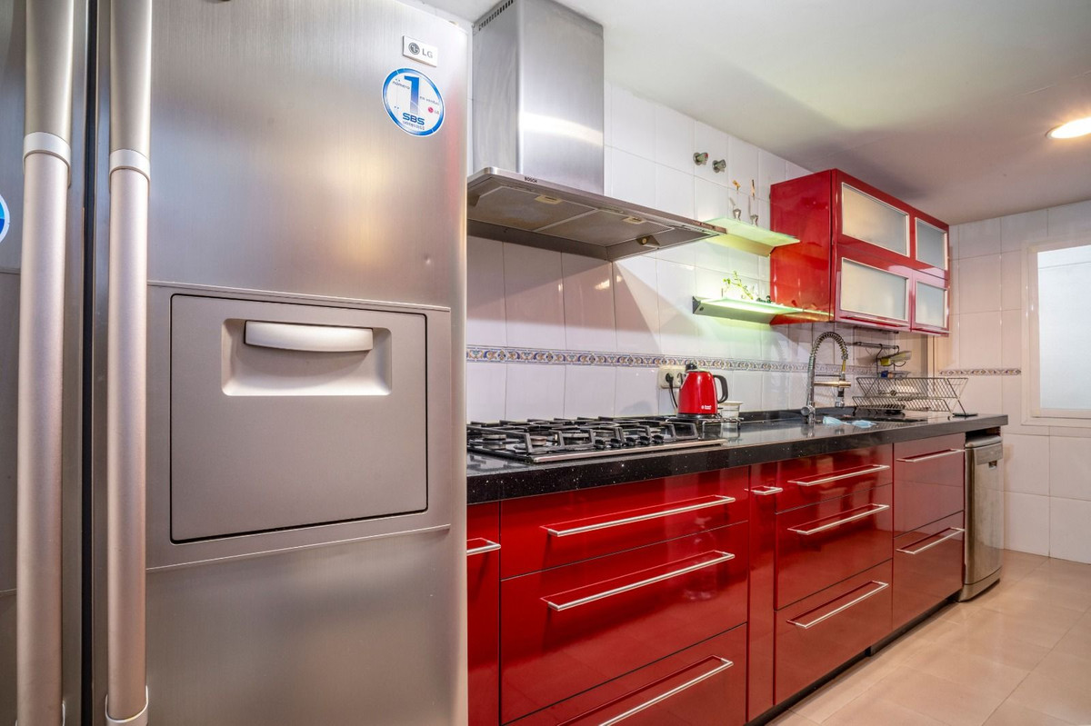 3 Bed Apartment for sale in Fuengirola Costa Del Sol, Málaga, Spain