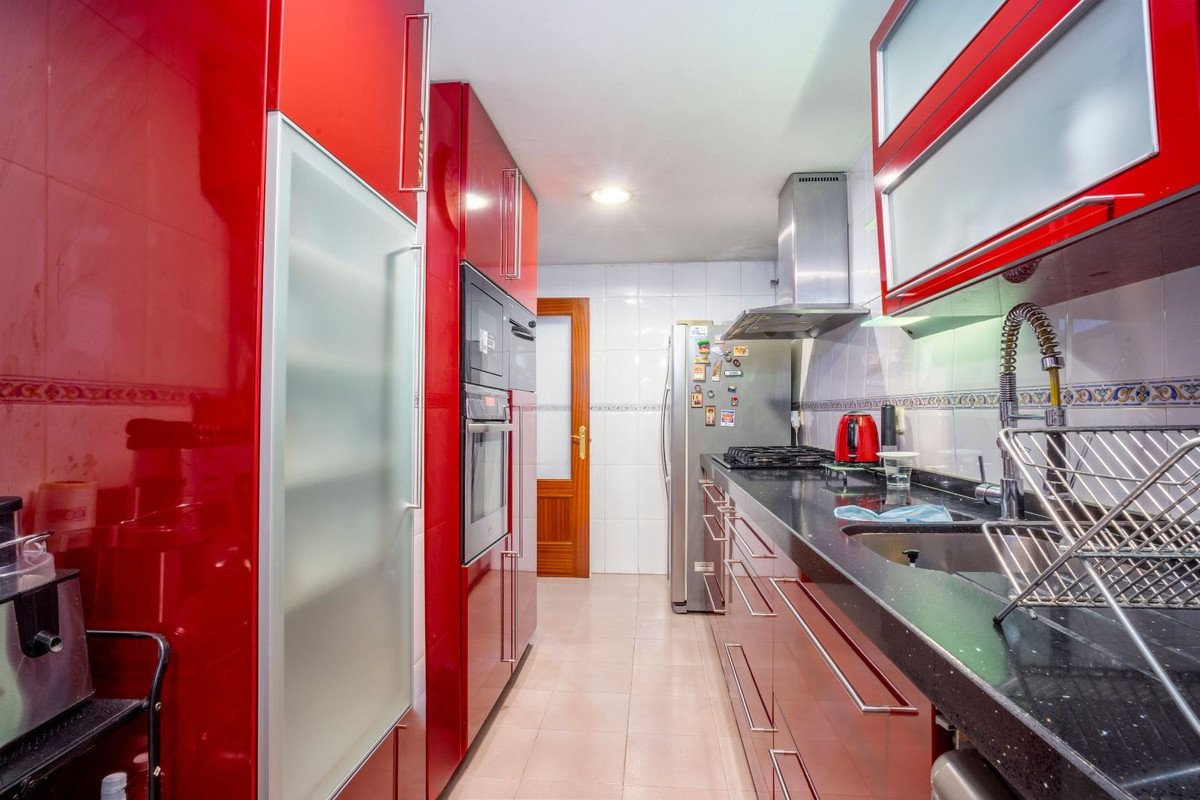 3 Bed Apartment for sale in Fuengirola Costa Del Sol, Málaga, Spain