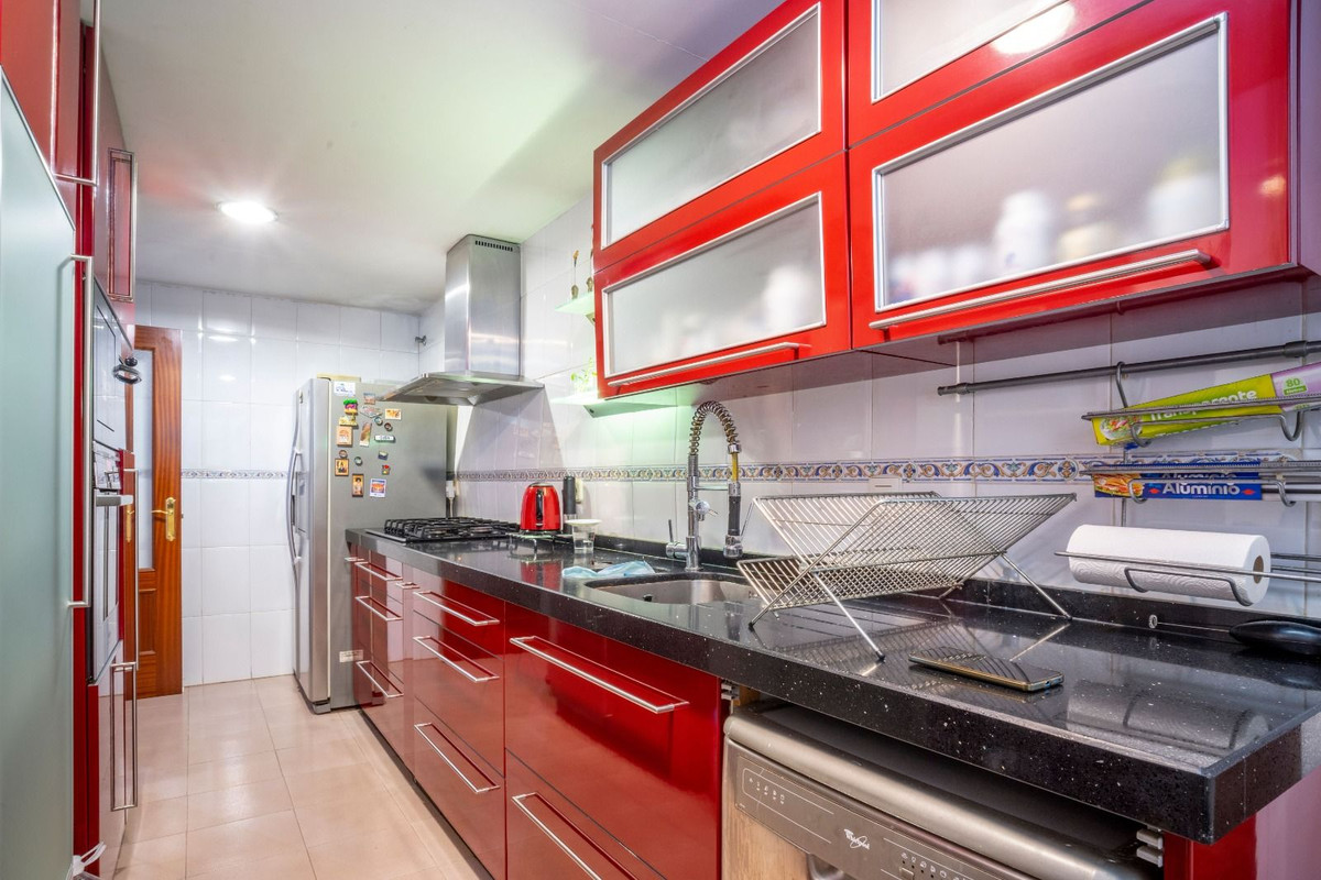 3 Bed Apartment for sale in Fuengirola Costa Del Sol, Málaga, Spain