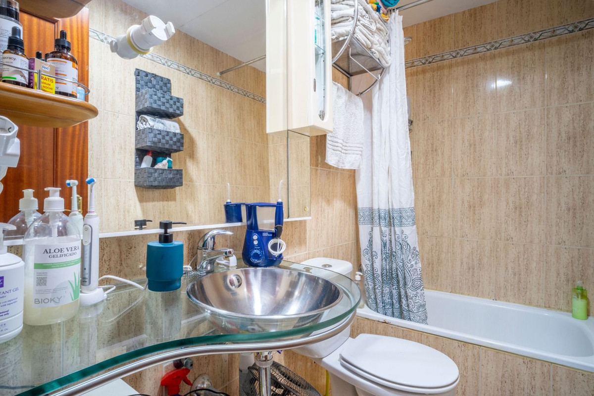 3 Bed Apartment for sale in Fuengirola Costa Del Sol, Málaga, Spain