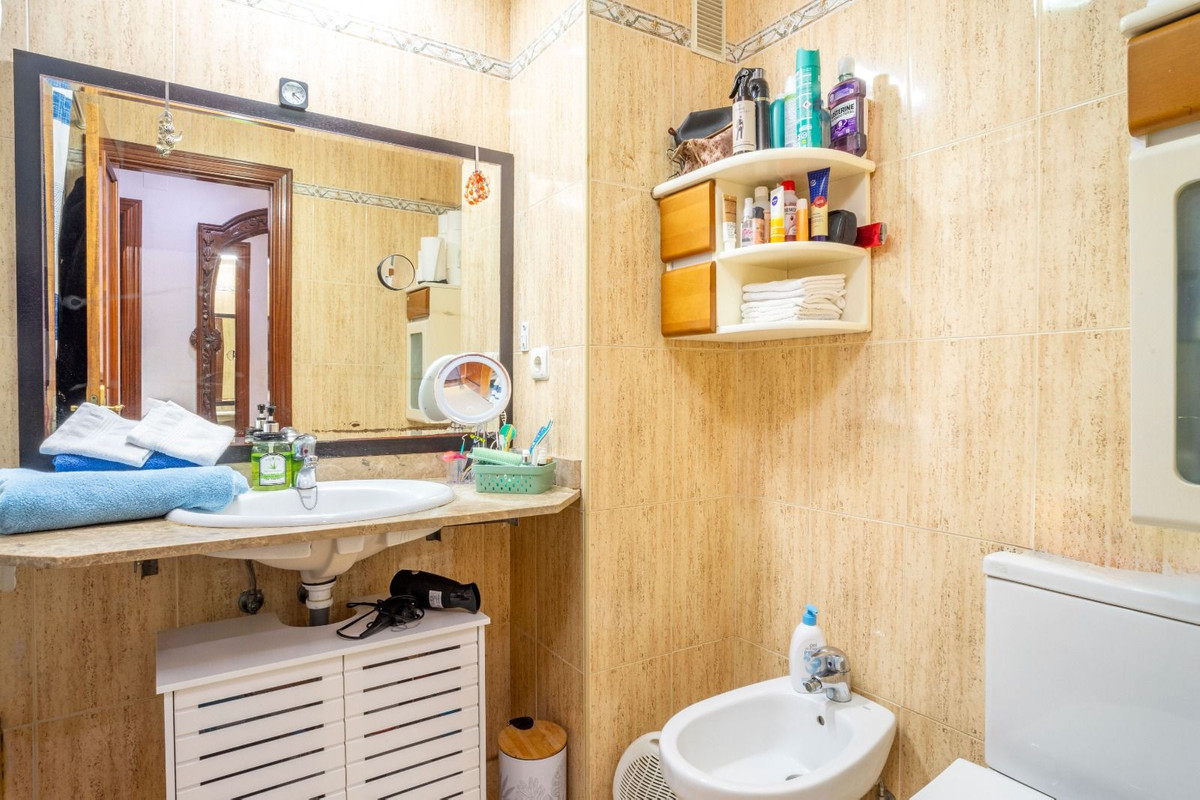 3 Bed Apartment for sale in Fuengirola Costa Del Sol, Málaga, Spain