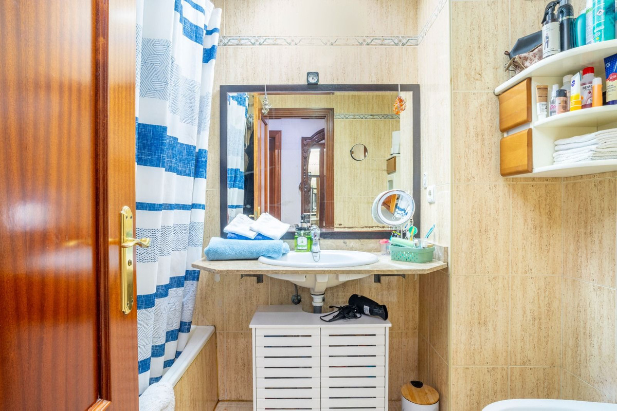 3 Bed Apartment for sale in Fuengirola Costa Del Sol, Málaga, Spain