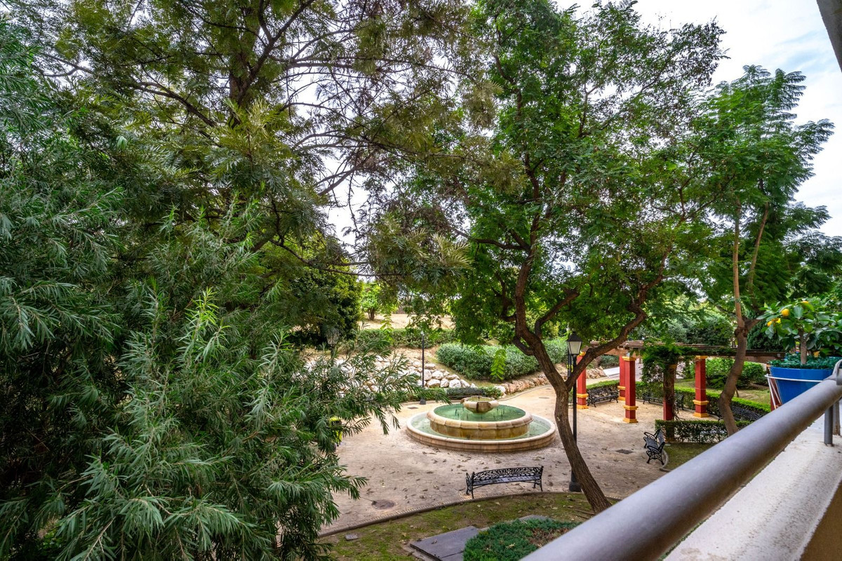 3 Bed Apartment for sale in Fuengirola Costa Del Sol, Málaga, Spain