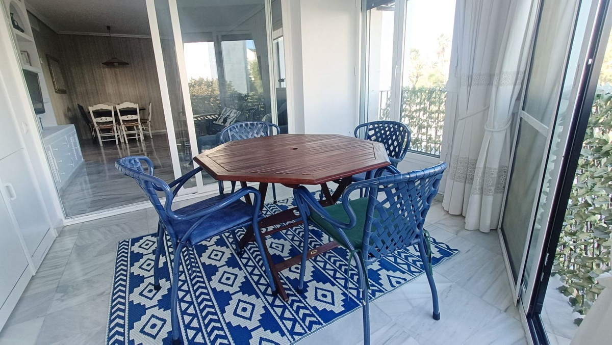 Se vende Apartamento Planta Media de 2 dormitorios en Costa Del Sol, Málaga, España
