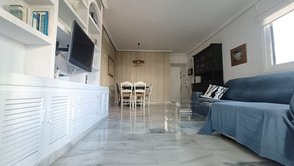 Se vende Apartamento Planta Media de 2 dormitorios en Costa Del Sol, Málaga, España